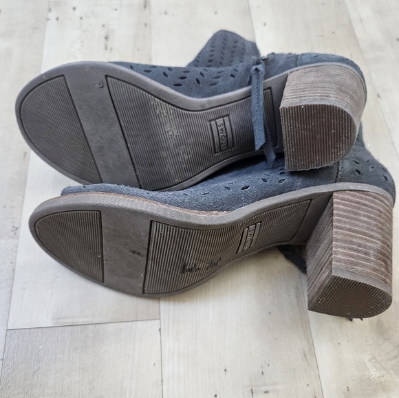 TOMS Majorica Perforated Suede Open Toe Booties Block Heel Womens 7 - Picture 4 of 7